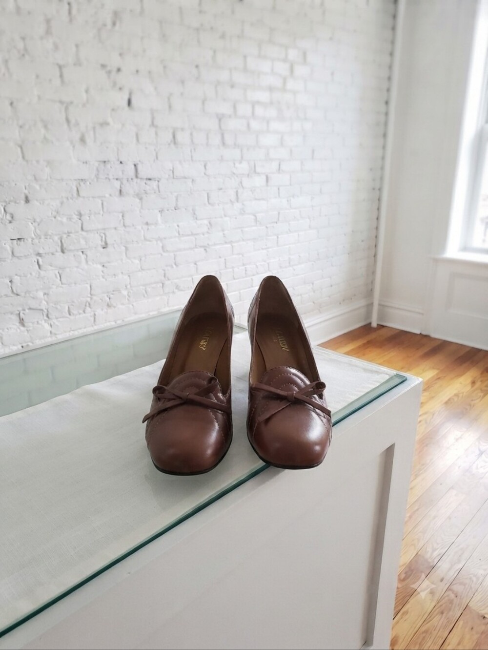 Eric Javits Brown Leather Knot-Front Flats